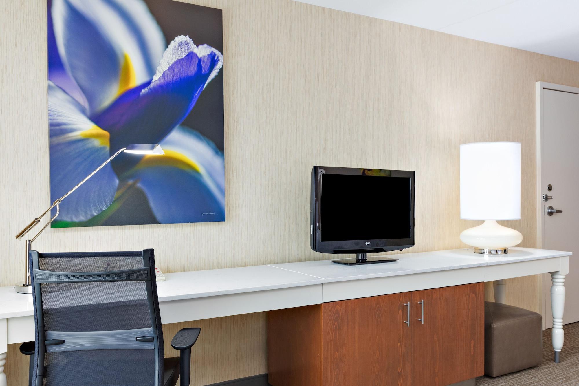 Hilton Garden Inn Фолсом Экстерьер фото