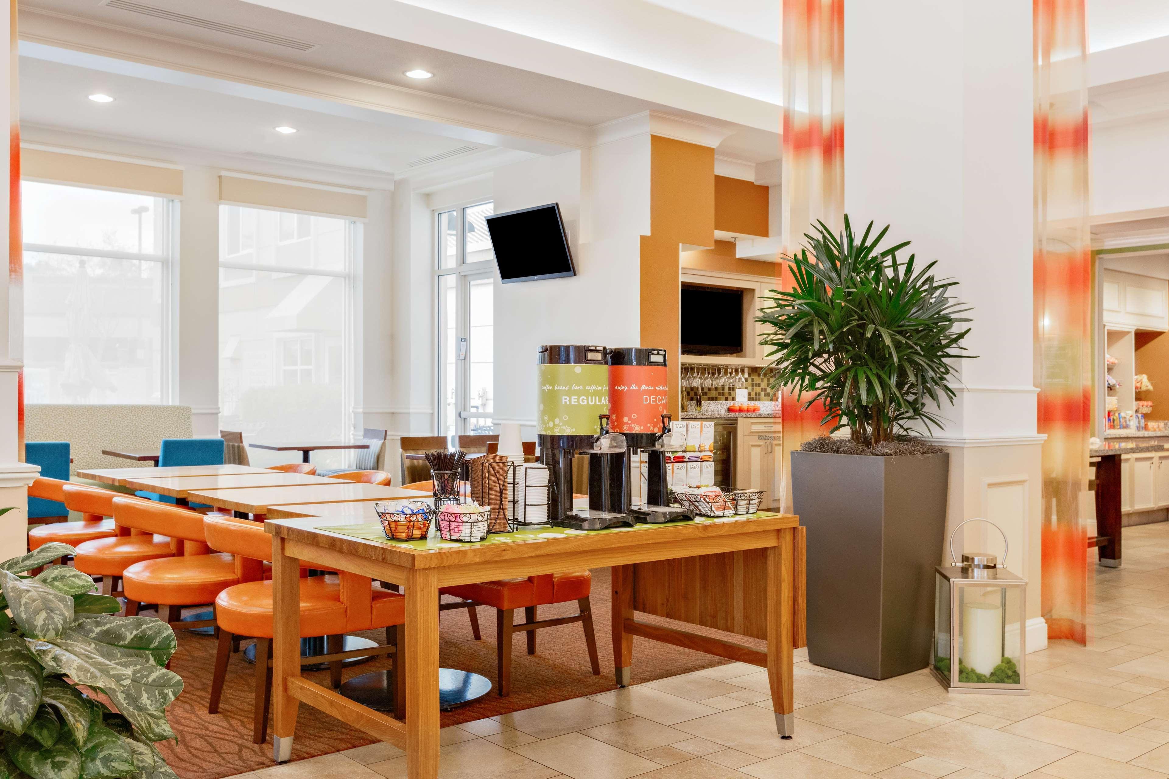 Hilton Garden Inn Фолсом Экстерьер фото