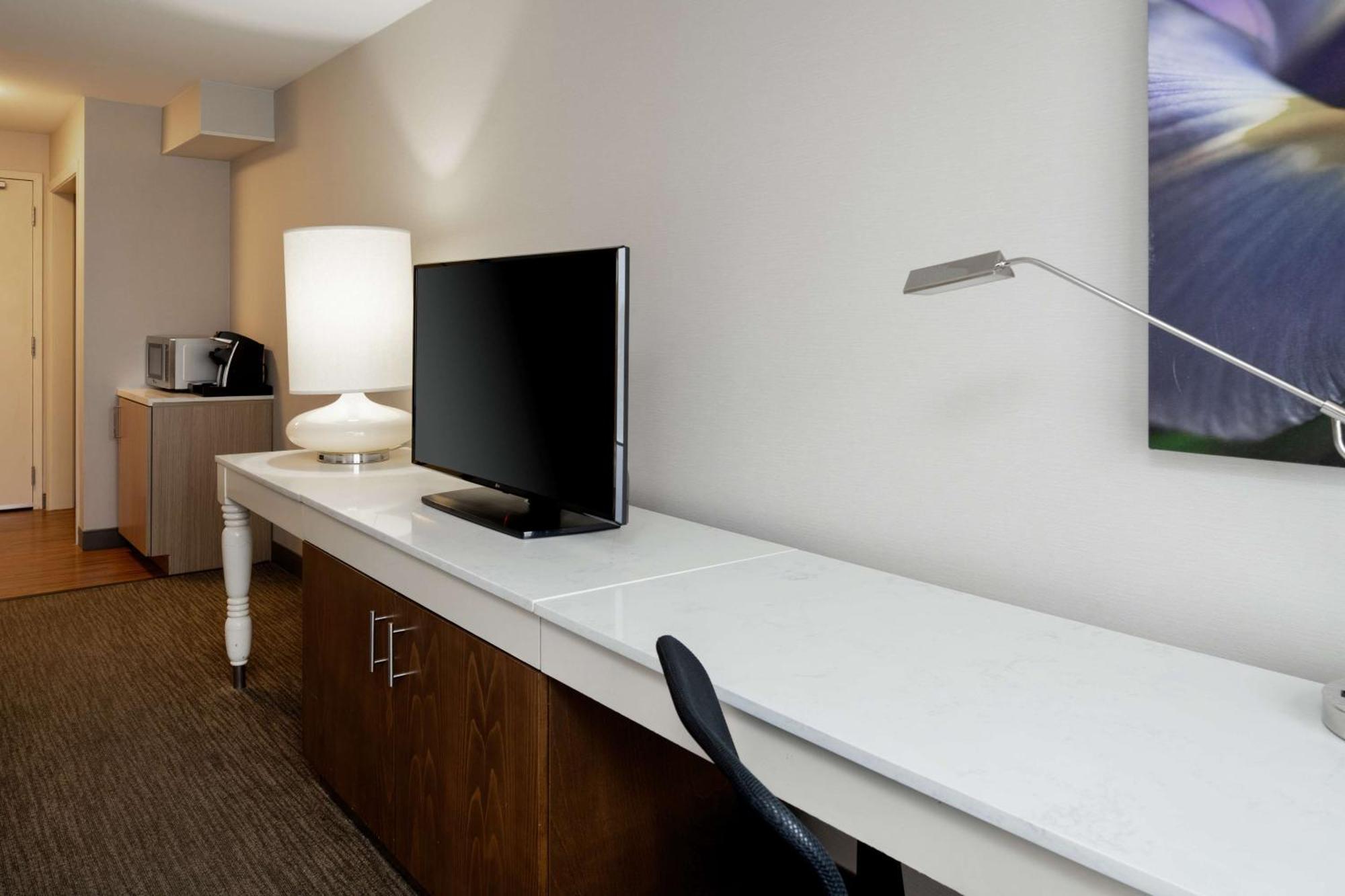 Hilton Garden Inn Фолсом Экстерьер фото