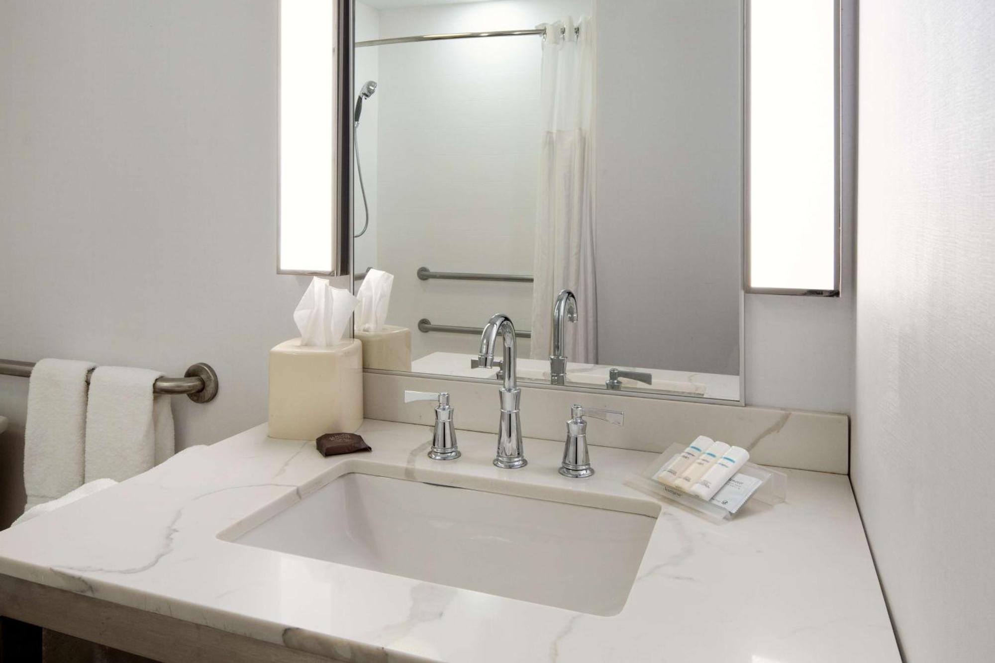 Hilton Garden Inn Фолсом Экстерьер фото