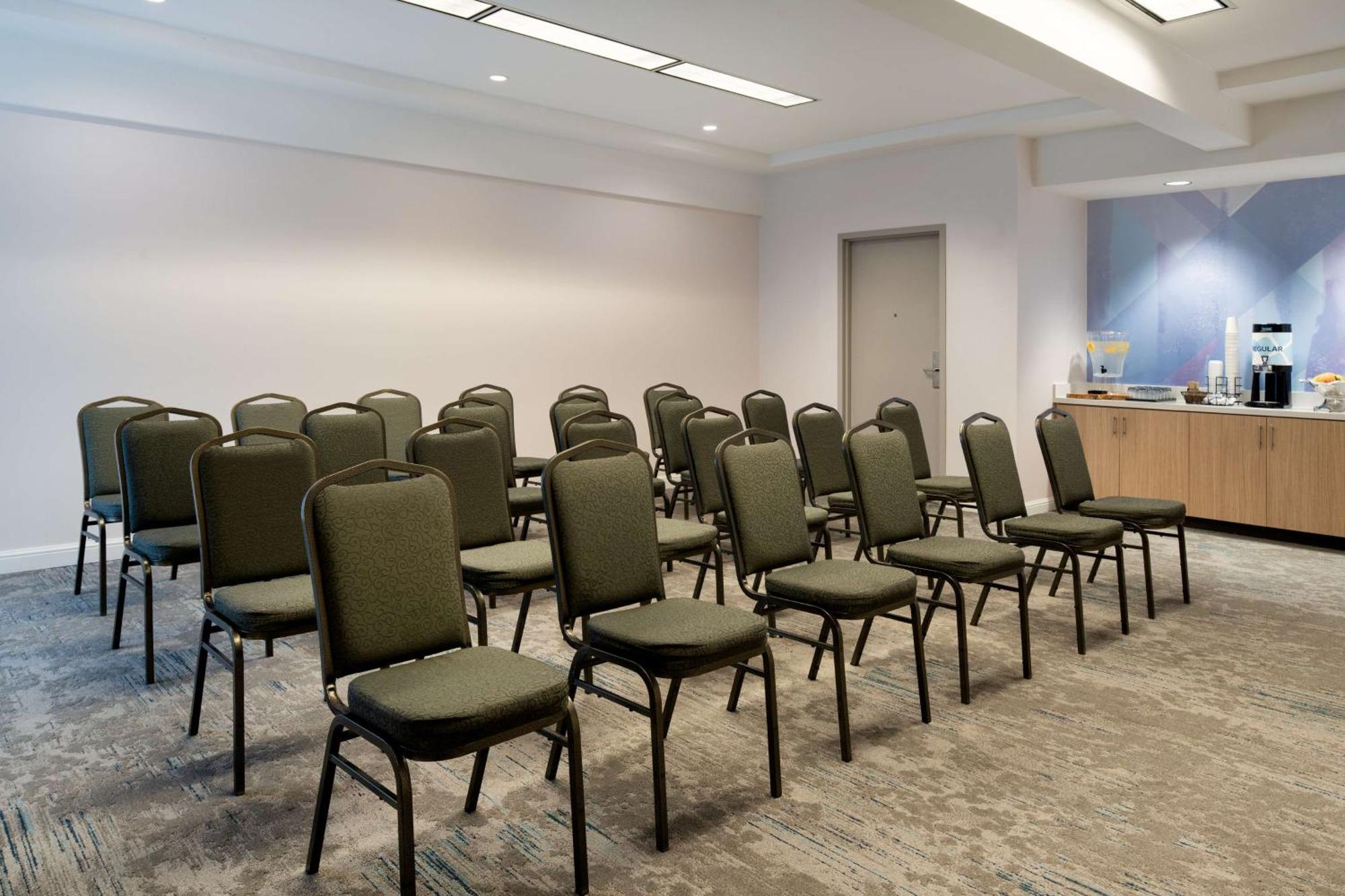 Hilton Garden Inn Фолсом Экстерьер фото