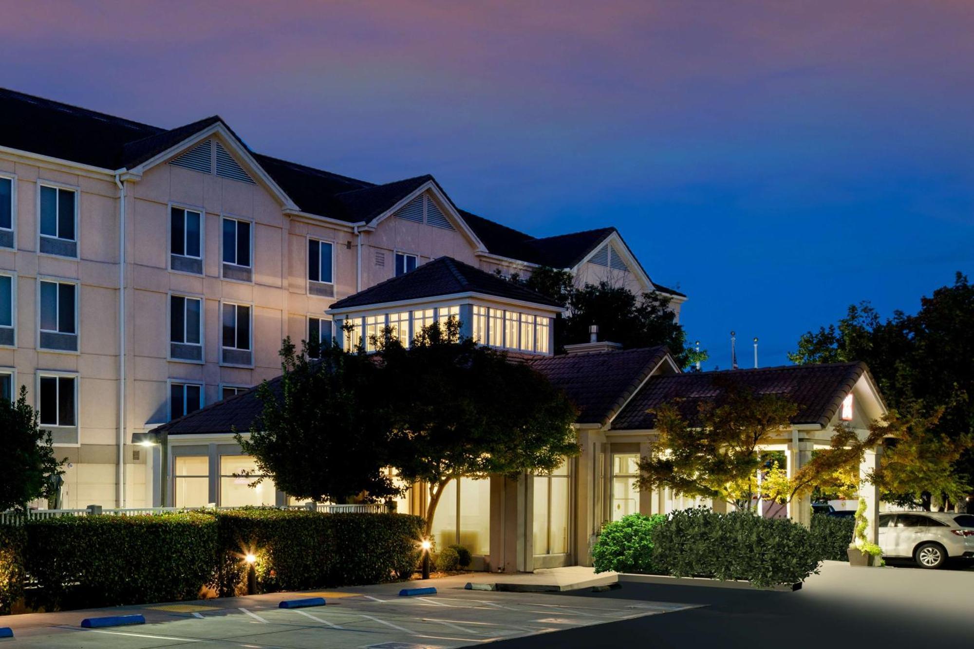 Hilton Garden Inn Фолсом Экстерьер фото