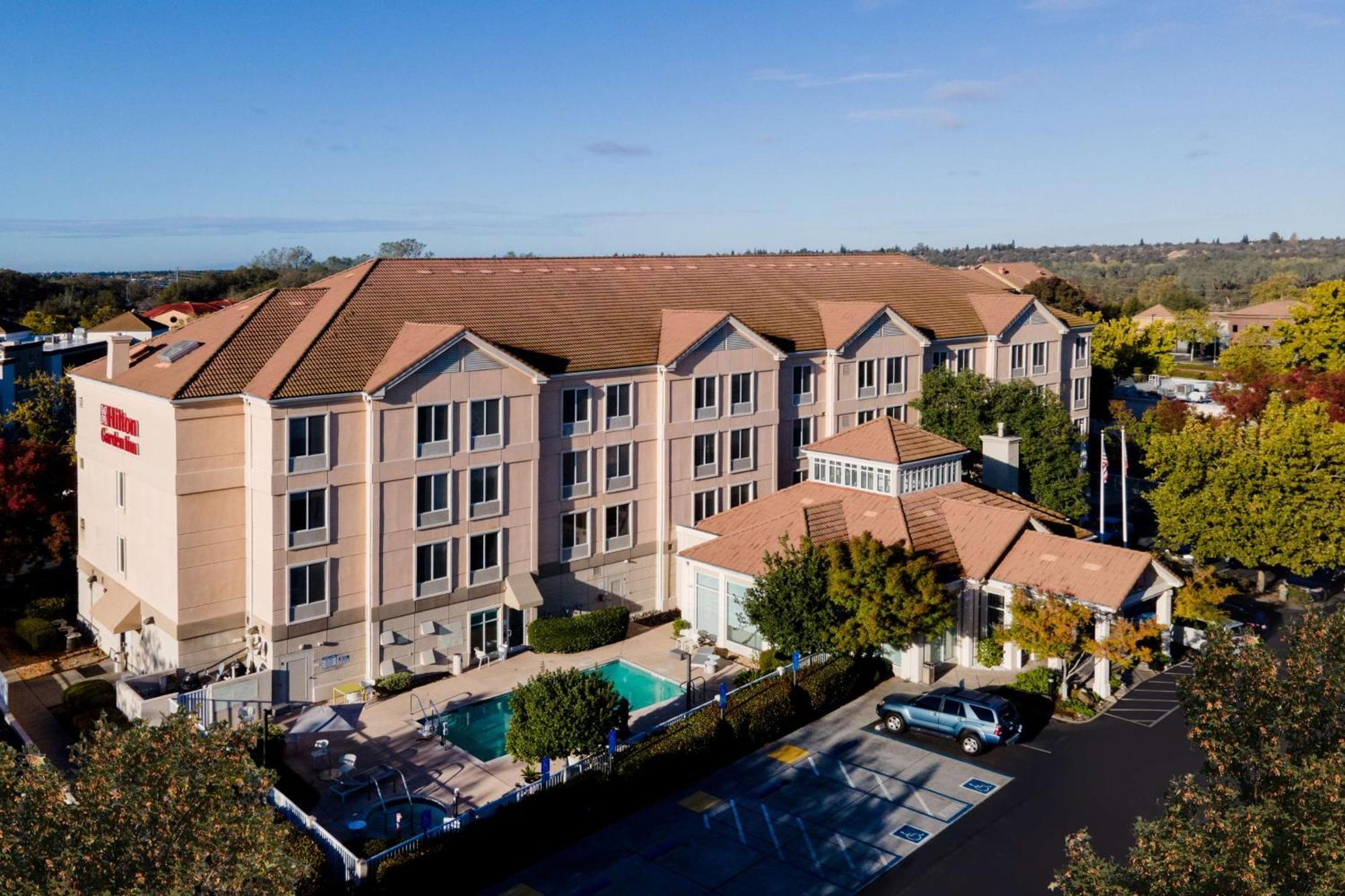 Hilton Garden Inn Фолсом Экстерьер фото